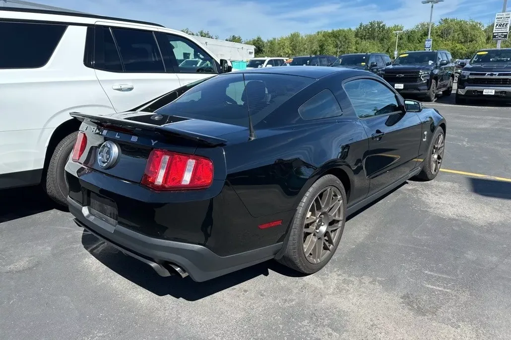 2011 Ford Mustang Shelby GT500 photo 1
