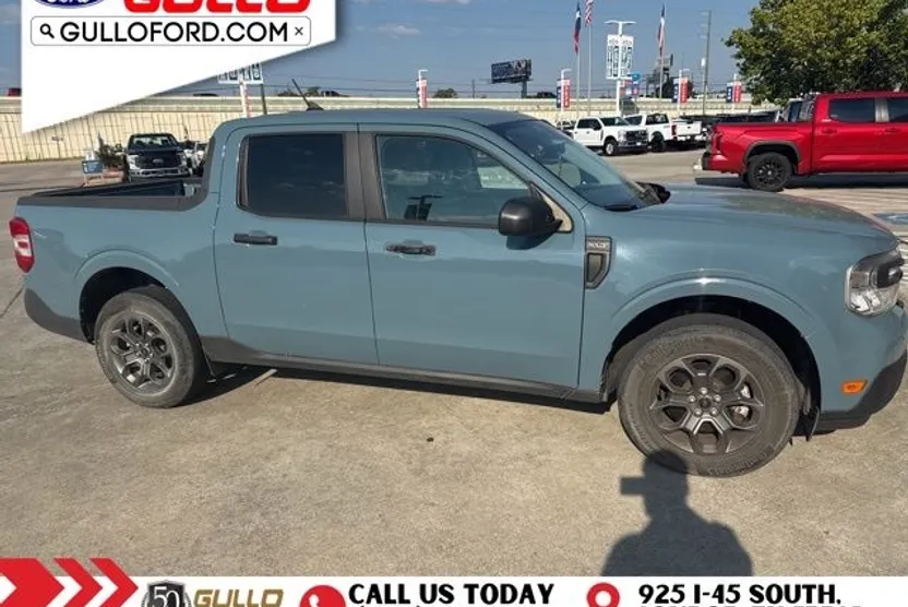 2022 Ford Maverick XLT photo 1