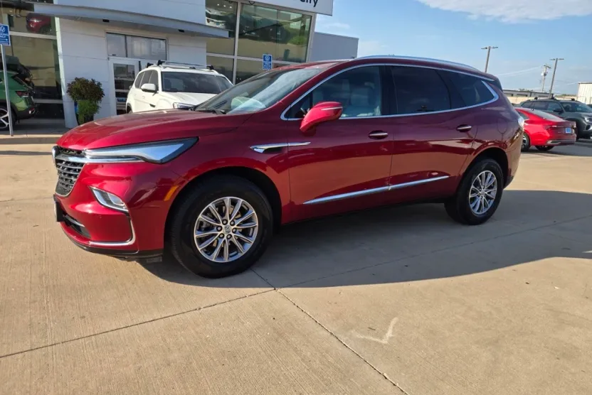 2024 Buick Enclave Premium photo 1