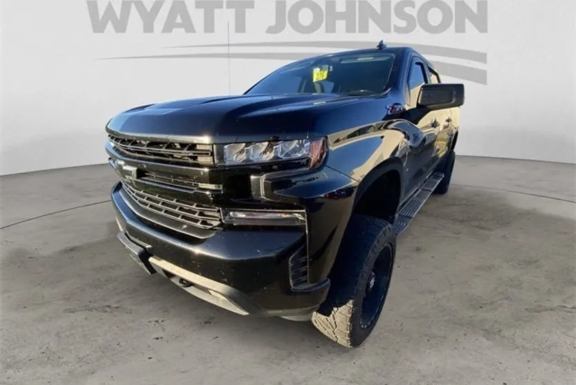 2020 Chevrolet Silverado RST photo 1