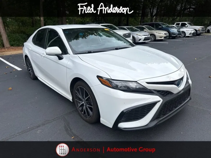 2023 Toyota Camry Hybrid SE photo 1