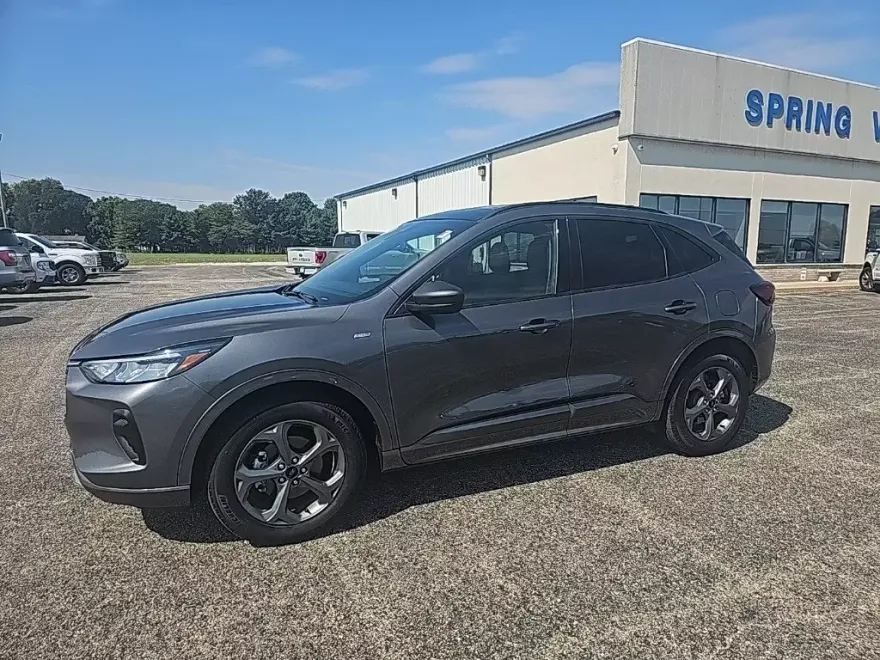 2023 Ford Escape ST-Line photo 1