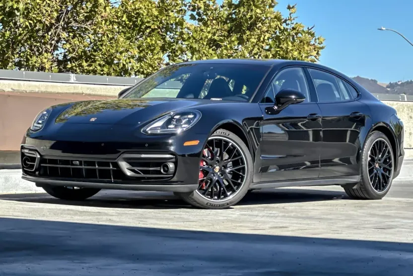 2022 Porsche Panamera 4S photo 1