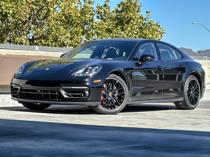 2022 Porsche Panamera 4S photo 1