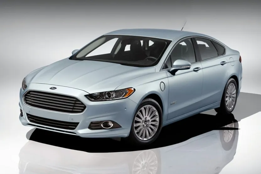 2016 Ford Fusion Energi Titanium photo 1