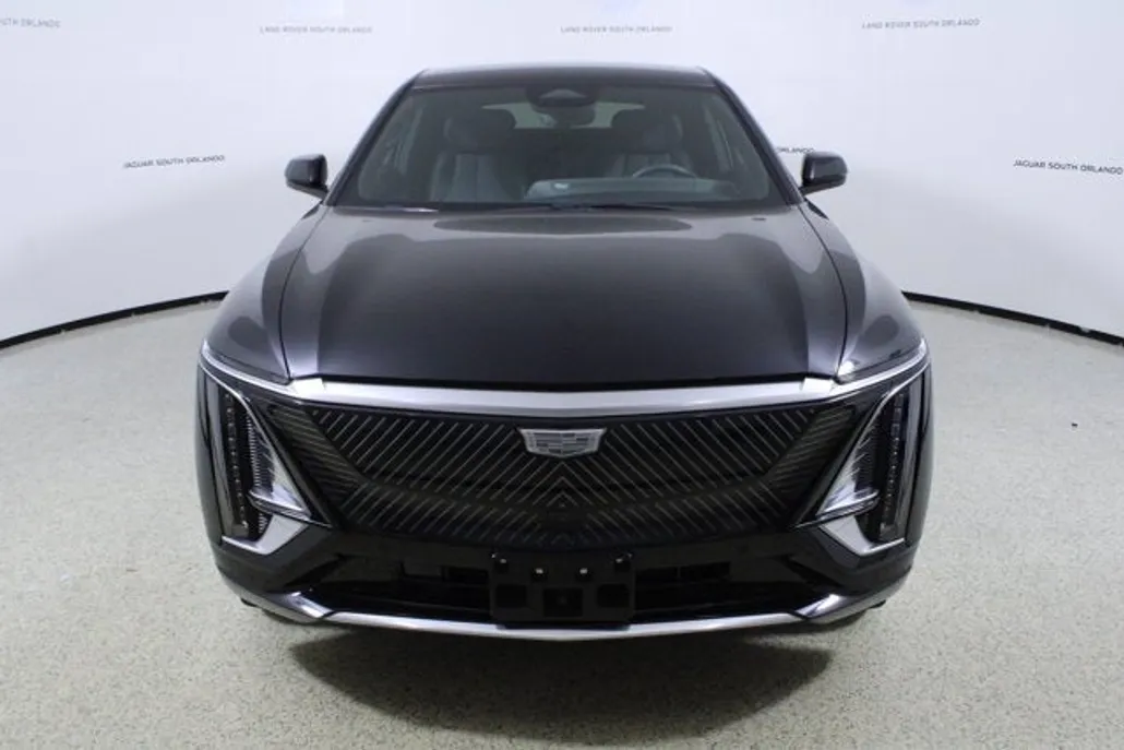 2023 Cadillac Lyriq Luxury photo 1