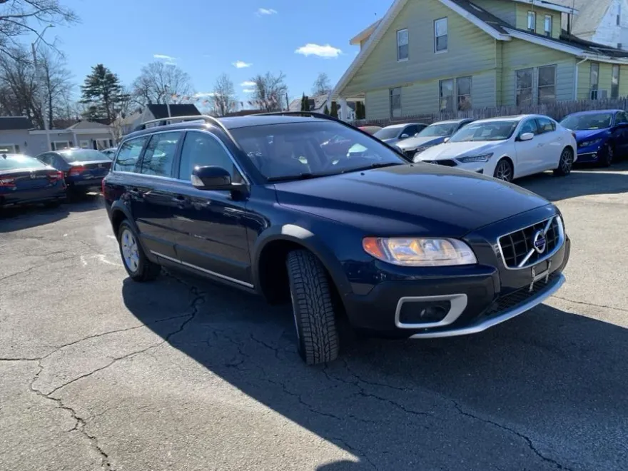 2010 Volvo XC70 photo 3