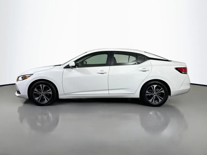 2022 Nissan Sentra SV photo 1