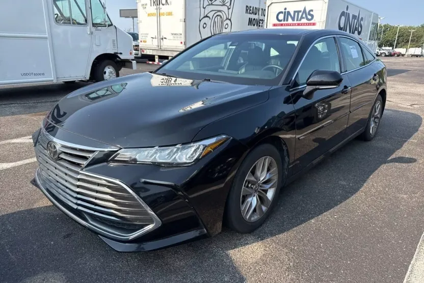 2021 Toyota Avalon XLE photo 1
