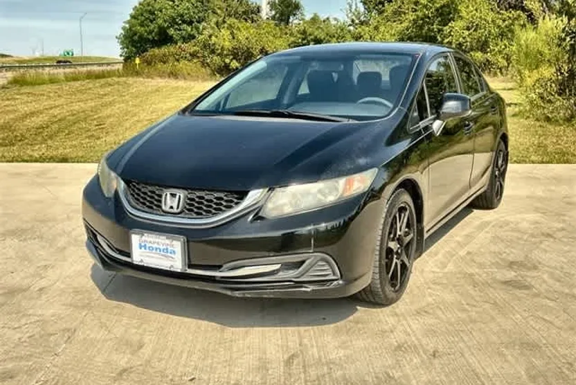 2013 Honda Civic LX photo 1