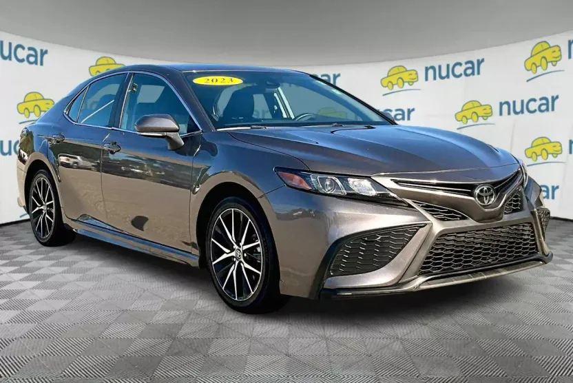 2023 Toyota Camry SE photo 1