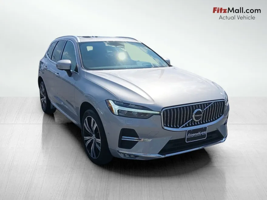 2022 Volvo XC60 B5 Inscription photo 1