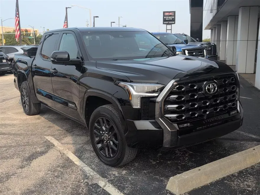 2023 Toyota Tundra Platinum photo 1