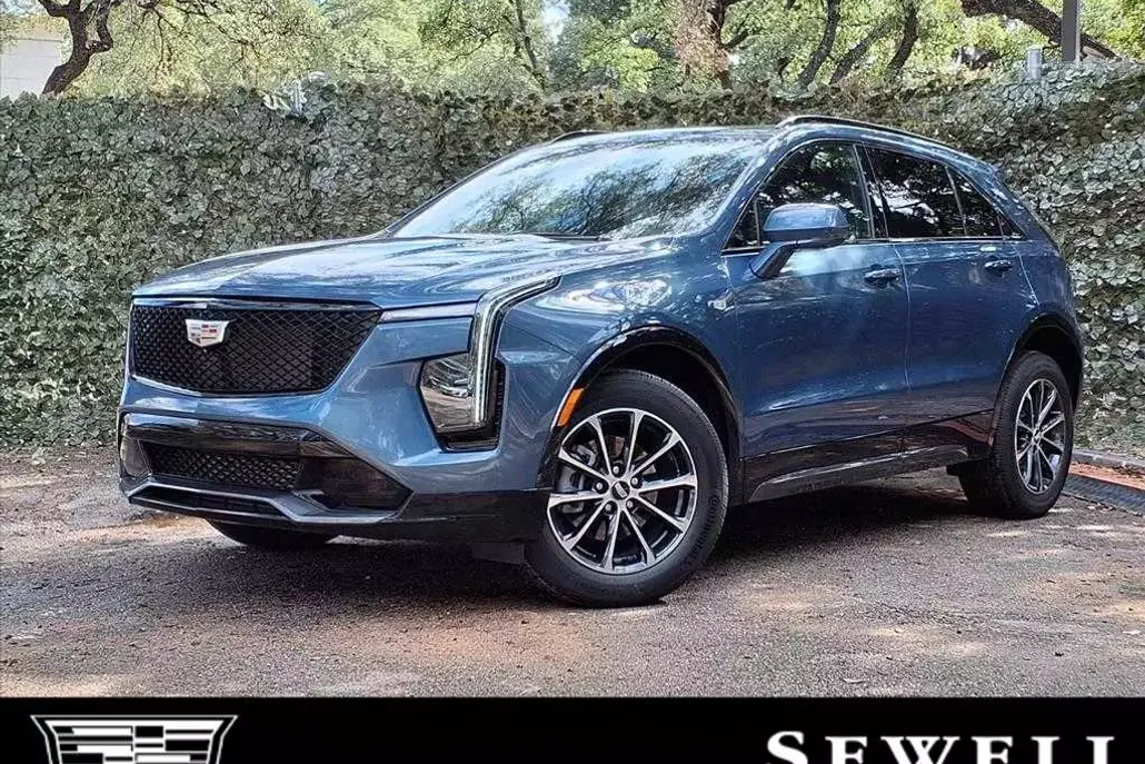 2024 Cadillac XT4 Sport photo 1