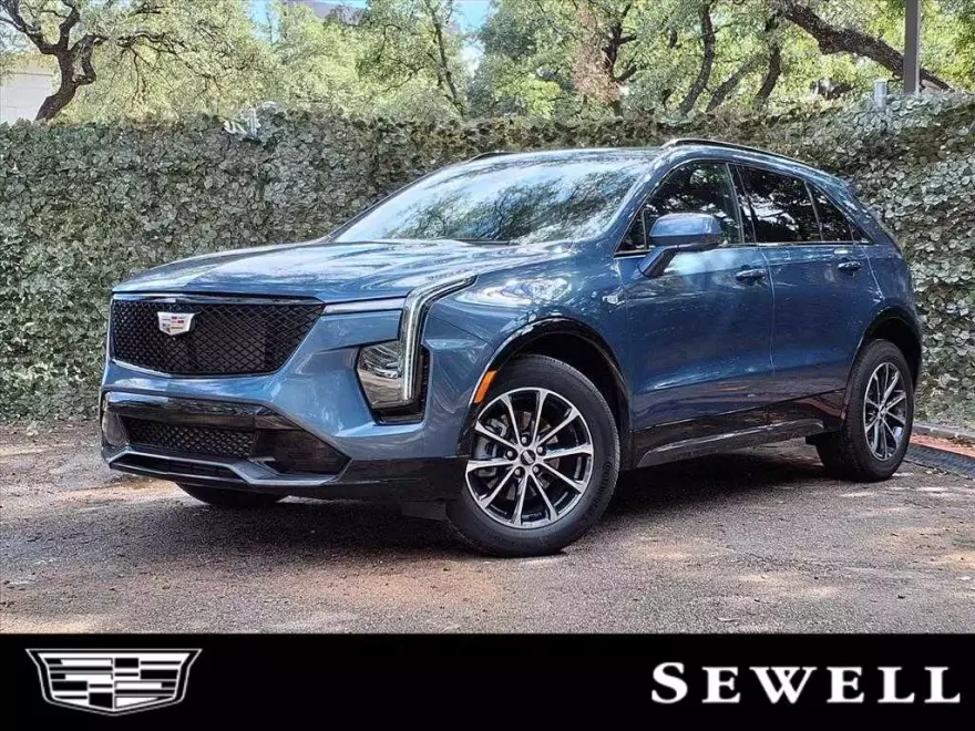 2024 Cadillac XT4 Sport photo 1