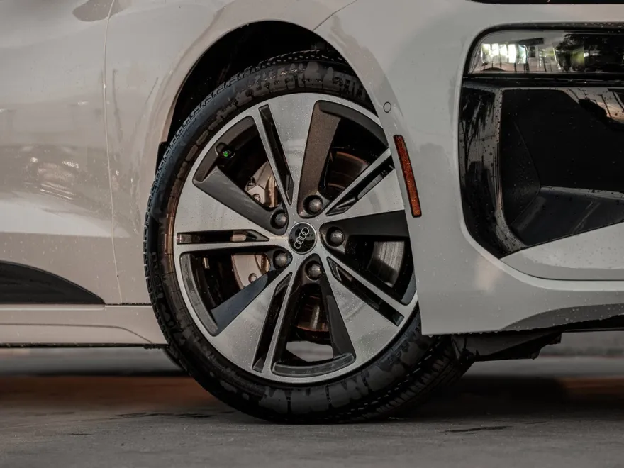 2025 Audi A6 Premium Plus photo 1