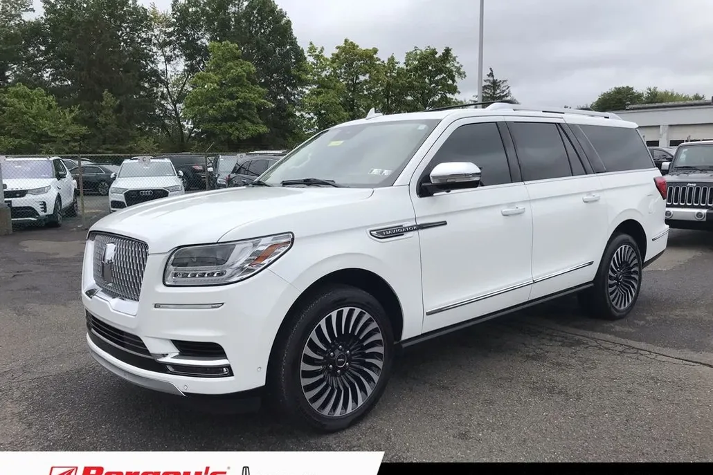 2021 Lincoln Navigator Black Label photo 1