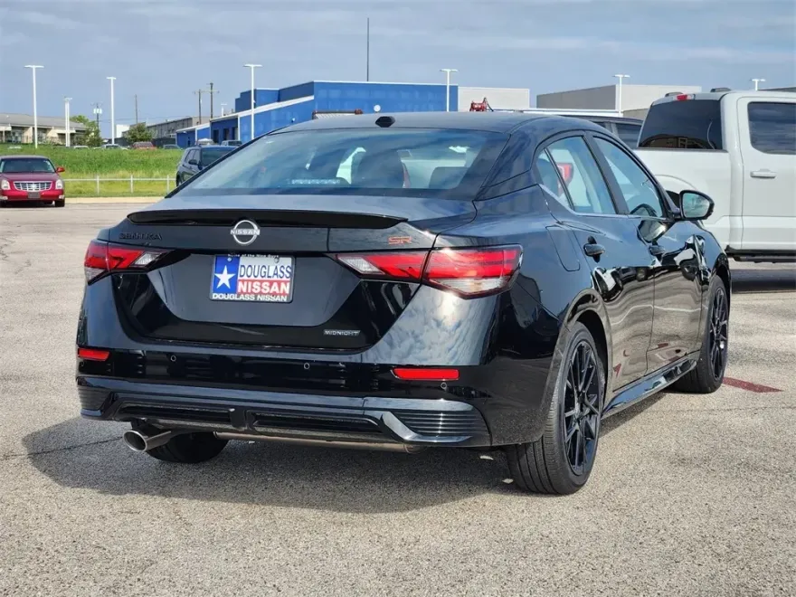 2025 Nissan Sentra SR photo 1
