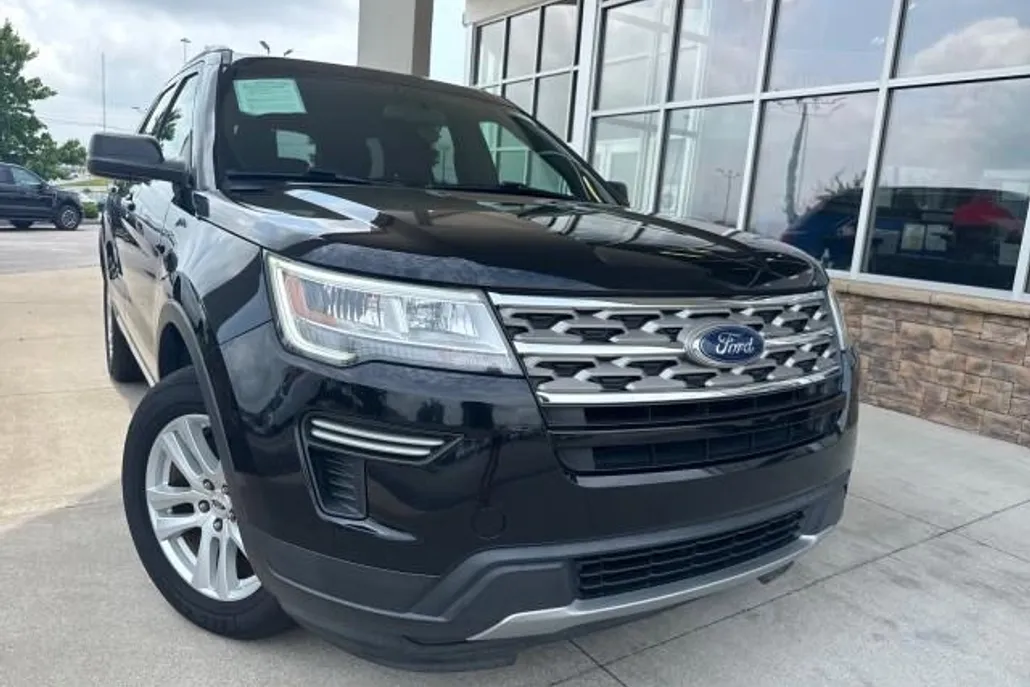 2018 Ford Explorer XLT photo 1