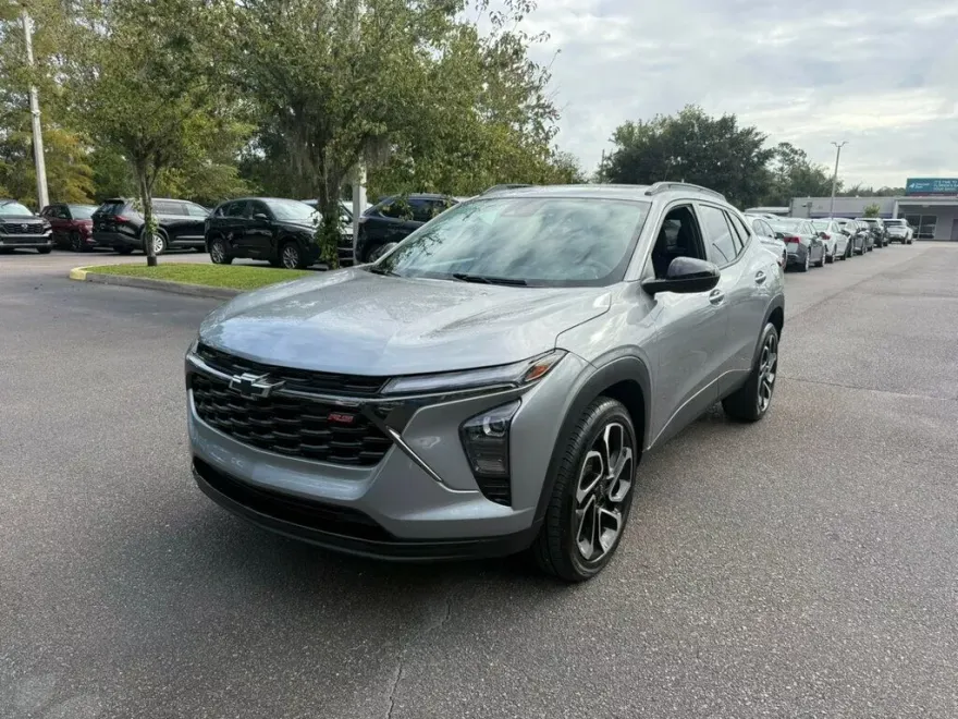 2024 Chevrolet Trax photo 1