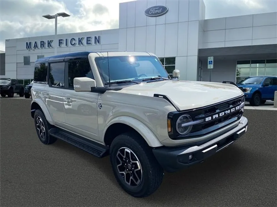 2025 Ford Bronco Outer Banks photo 1