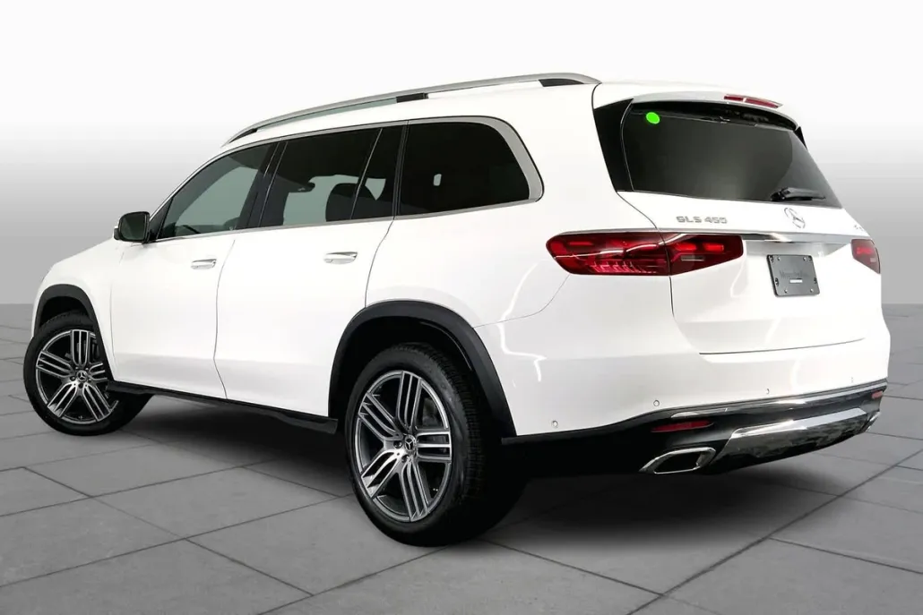 2025 Mercedes Benz GLS 450 4MATIC photo 1