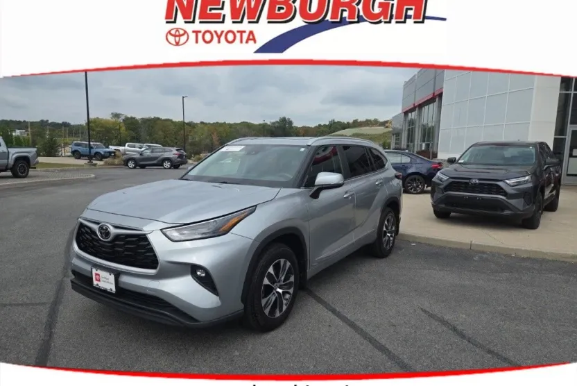 2025 Toyota Highlander Hybrid XLE photo 1