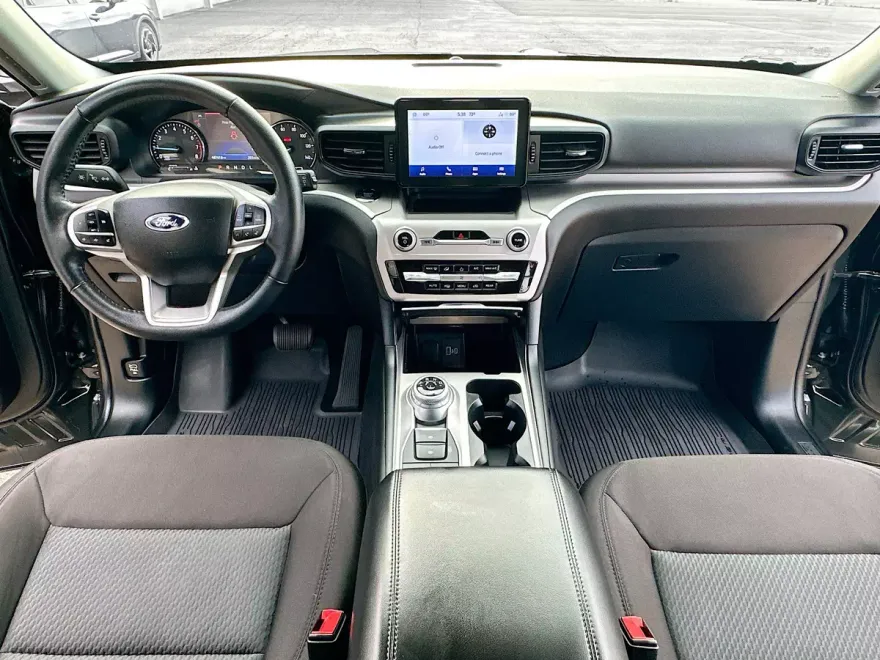 2022 Ford Explorer XLT photo 1