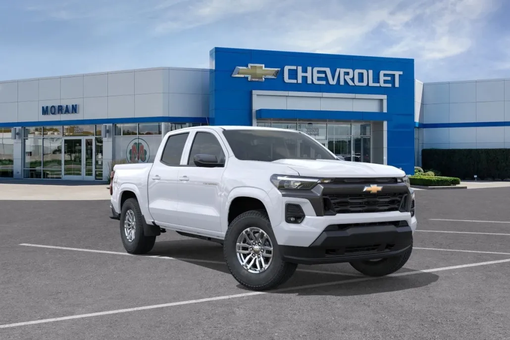 2025 Chevrolet Colorado Work Truck LT photo 1