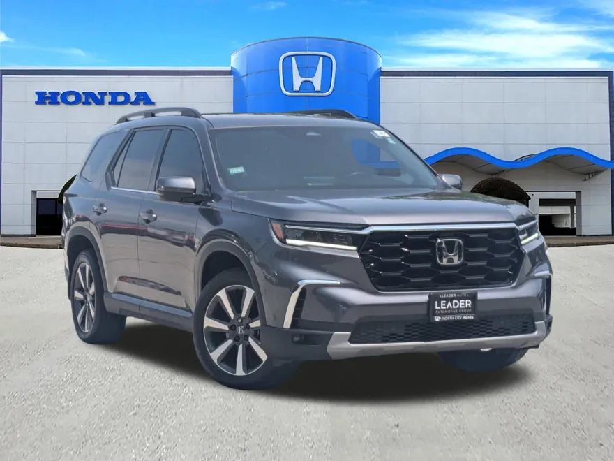 2023 Honda Pilot Touring photo 1