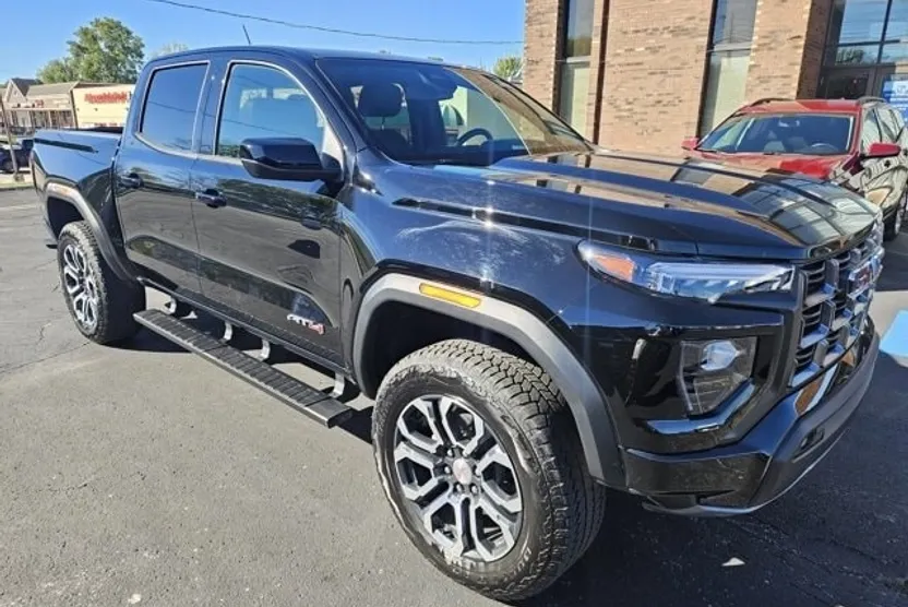 2023 Gmc Canyon AT4 photo 1
