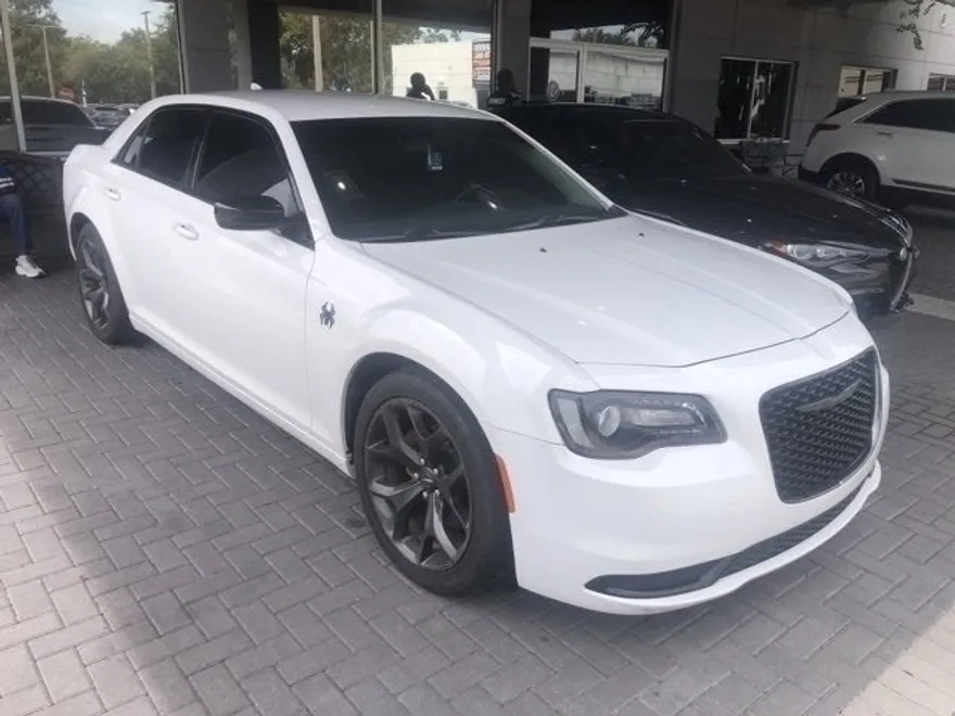 2021 Chrysler 300 Touring photo 1