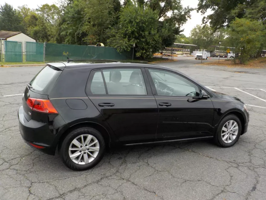 2015 Volkswagen Golf TSI SE photo 1