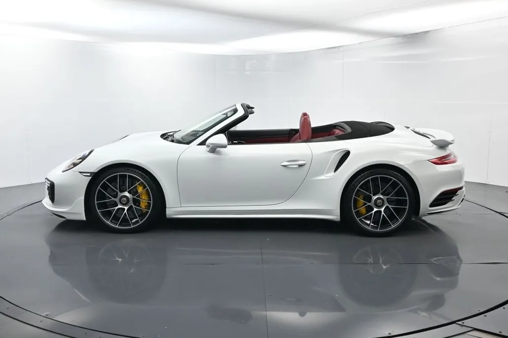 2019 Porsche 911 Turbo S photo 1