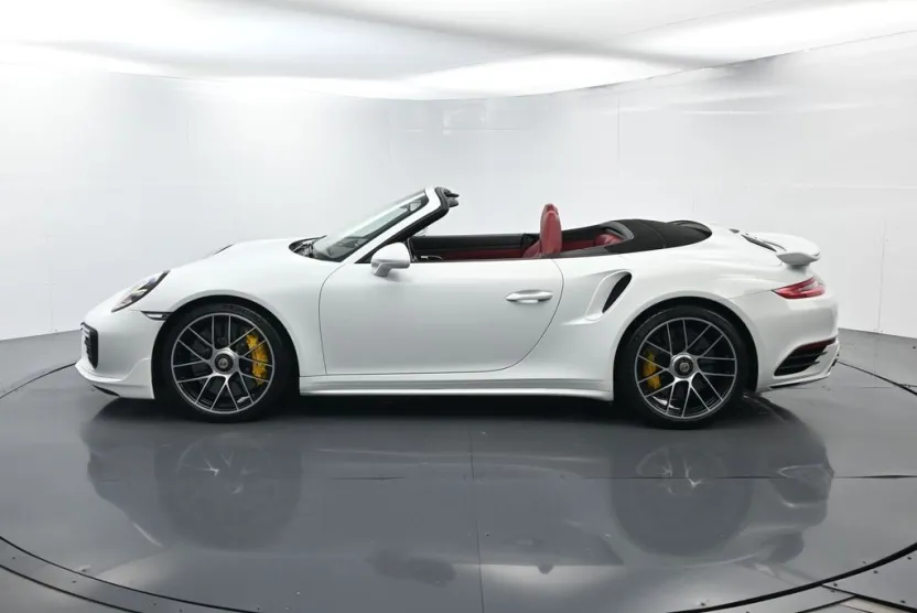 2019 Porsche 911 Turbo S photo 1