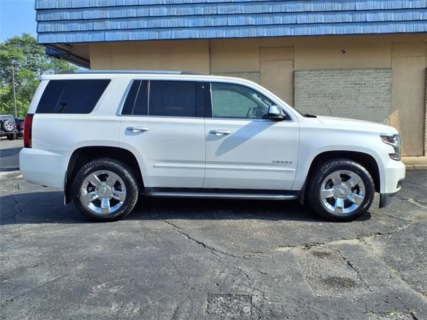 2017 Chevrolet Tahoe Premier photo 1