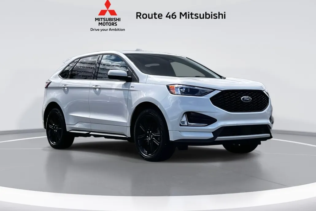 2023 Ford Edge SEL photo 1