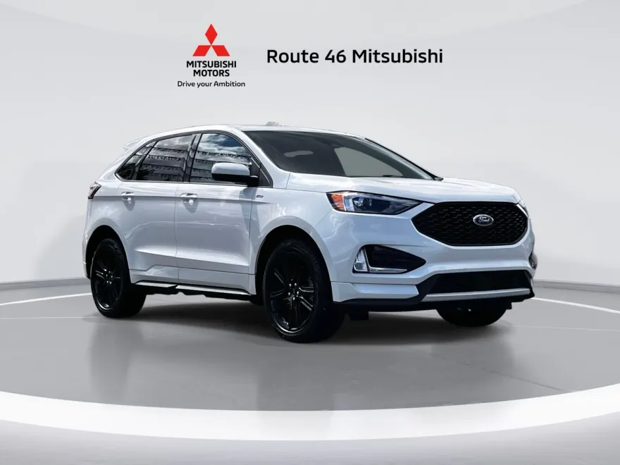 2023 Ford Edge SEL photo 1