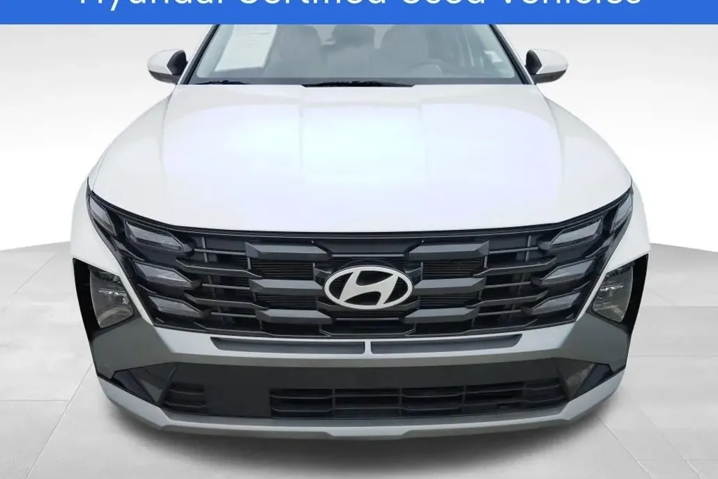 2025 Hyundai Tucson SE photo 1