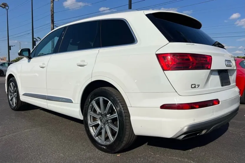 2019 Audi Q7 45 Premium Plus photo 1