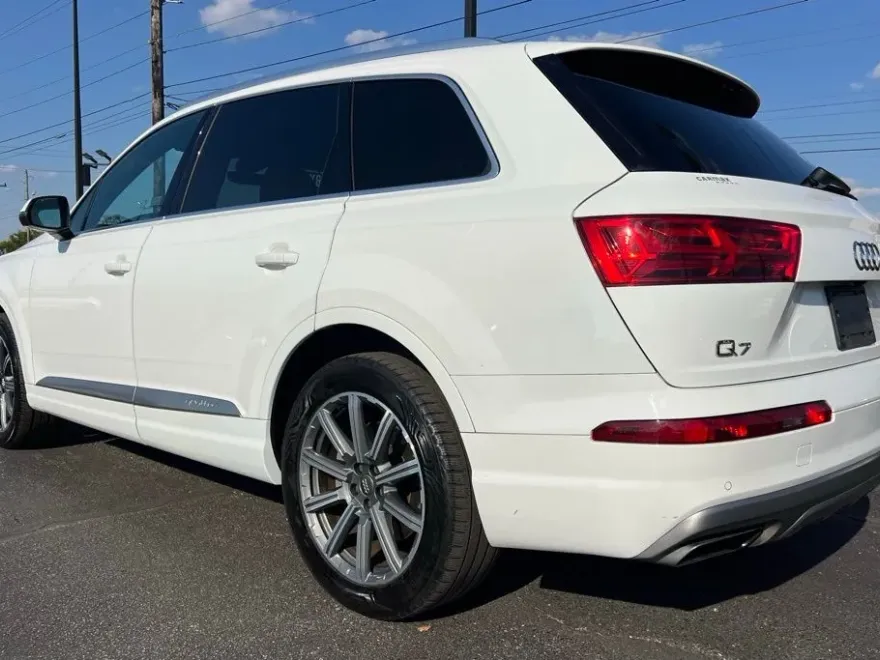 2019 Audi Q7 45 Premium Plus photo 1