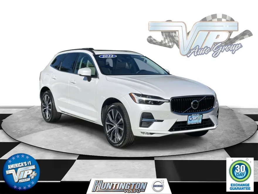 2022 Volvo XC60 B5 Momentum photo 1
