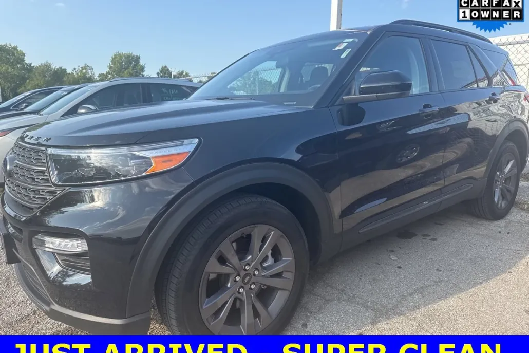 2022 Ford Explorer XLT photo 1