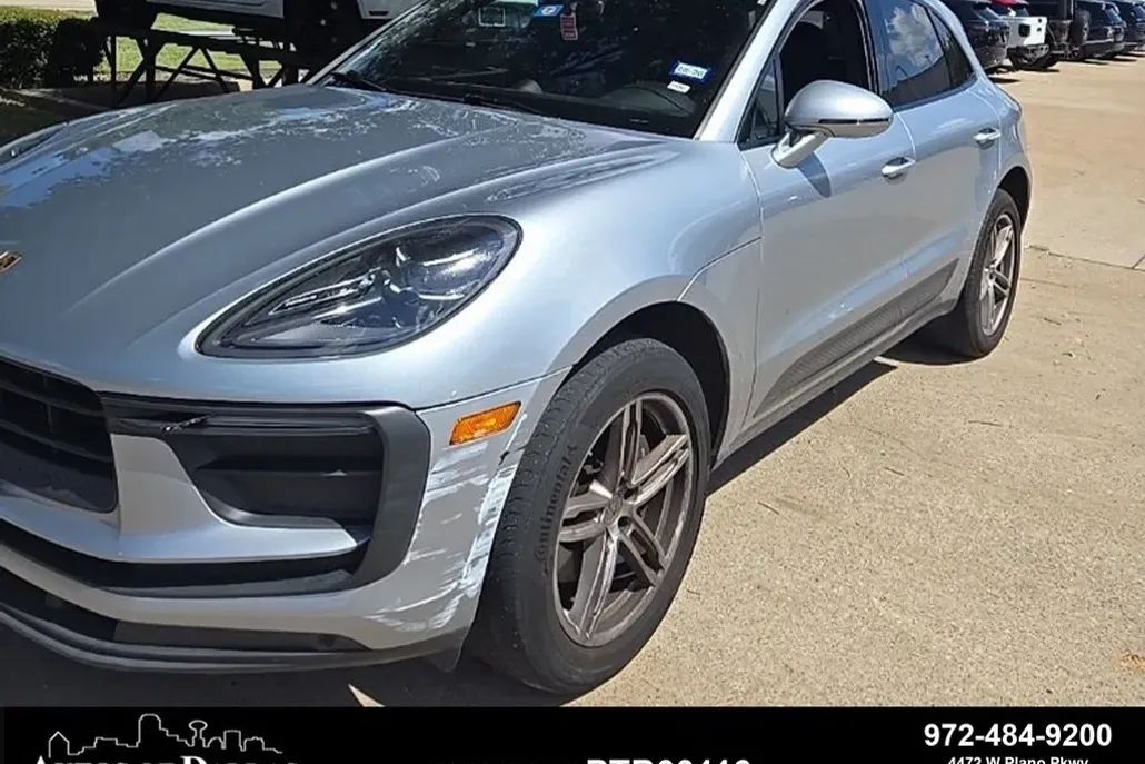2022 Porsche Macan Base photo 1