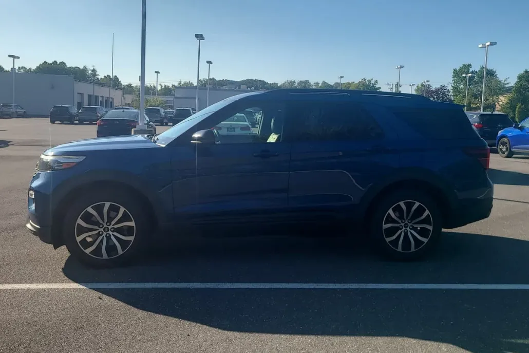 2020 Ford Explorer ST photo 1