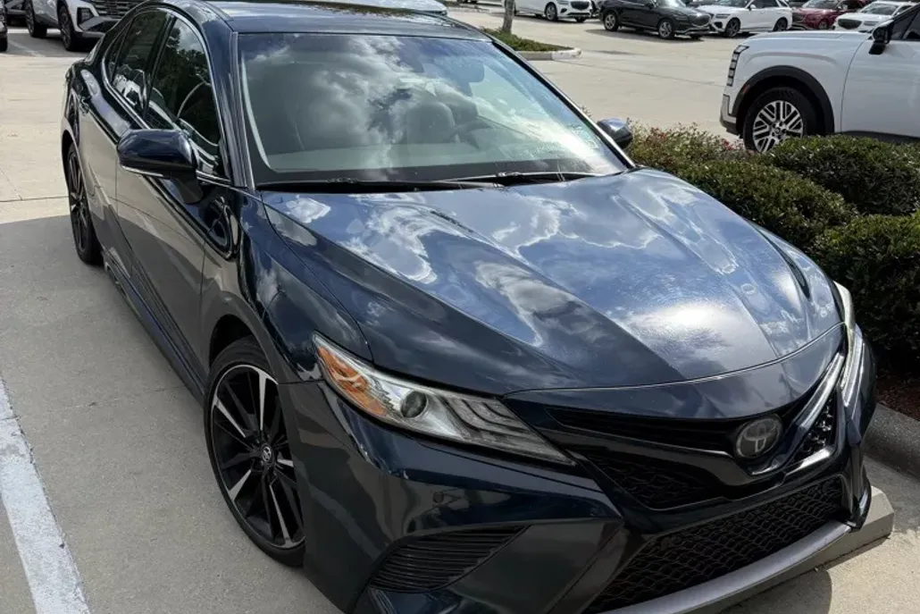 2018 Toyota Camry XSE photo 1