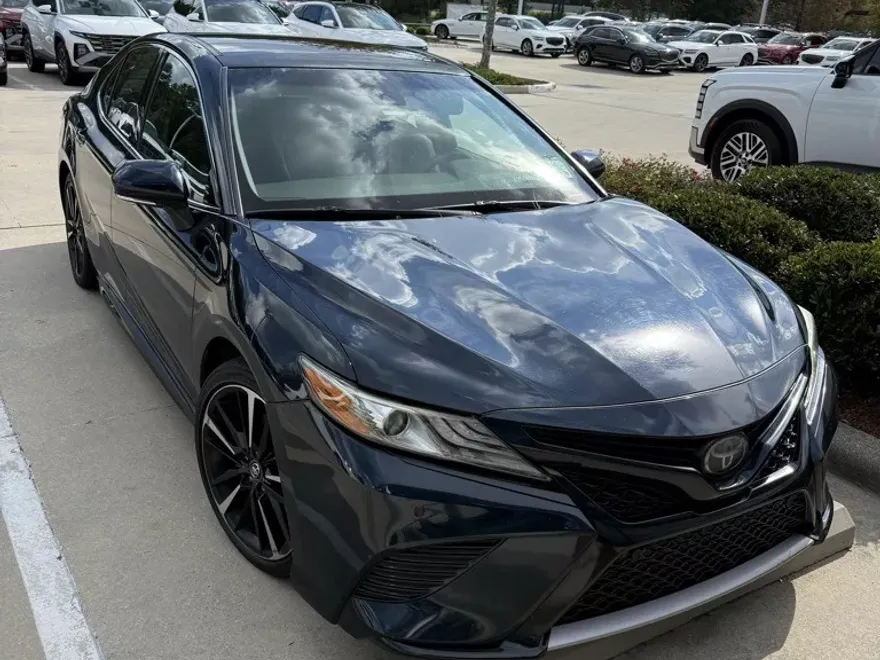 2018 Toyota Camry XSE photo 1
