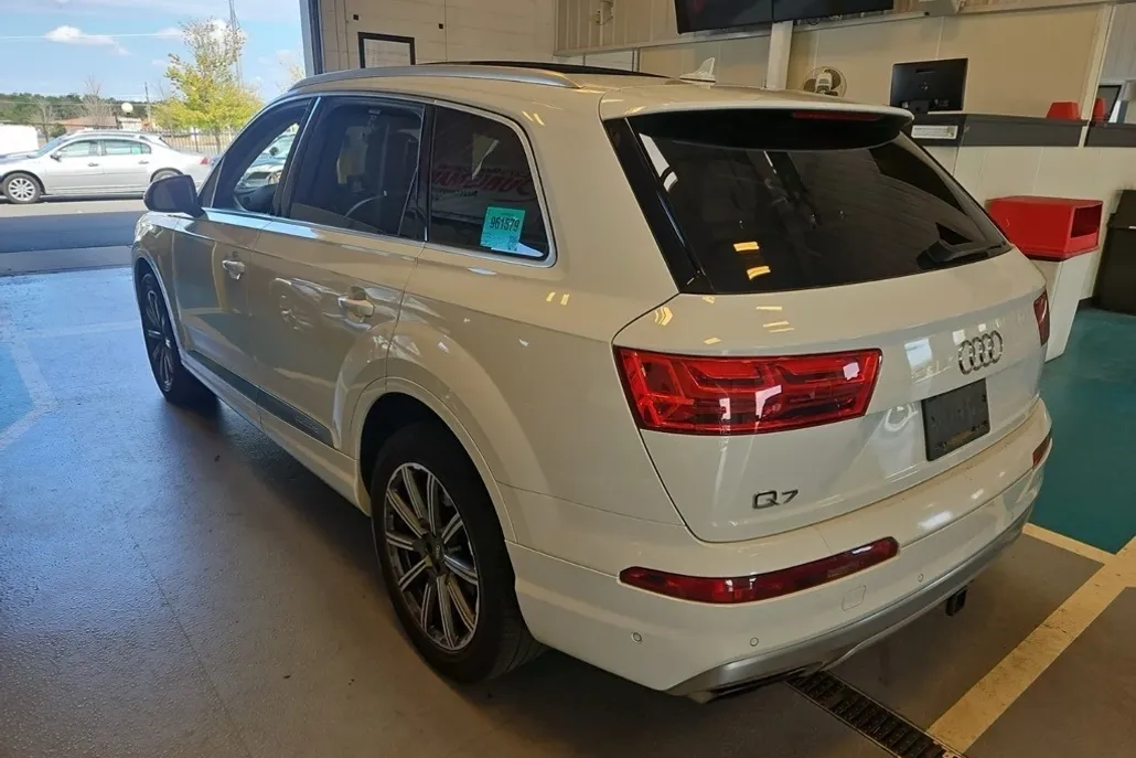 2019 Audi Q7 Premium Plus photo 1
