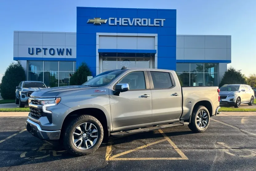 2025 Chevrolet Silverado 1500 LT photo 1