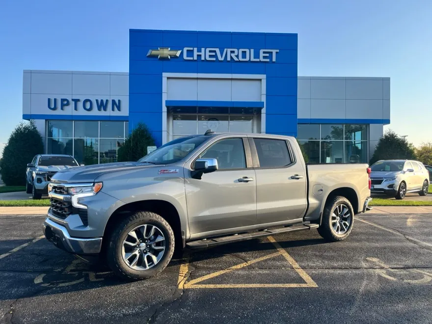 2025 Chevrolet Silverado 1500 LT photo 1